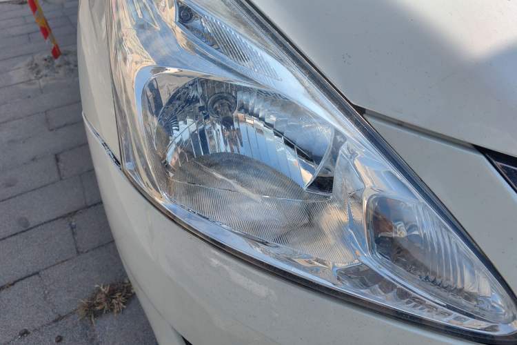 Used Nissan Tiida 2013 1.6L CVT Cool Cafe Edition Right Front Headlight