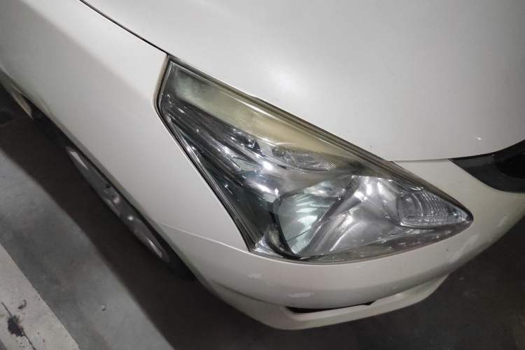 Used Nissan Tiida 2013 1.6L CVT Cool Cafe Edition Right Front Headlight