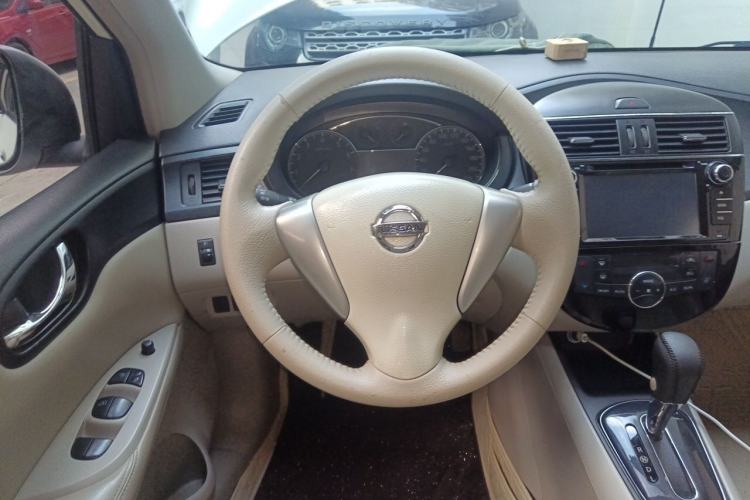 Used Nissan Tiida 2013 1.6L CVT Cool Cafe Edition Steering Wheel