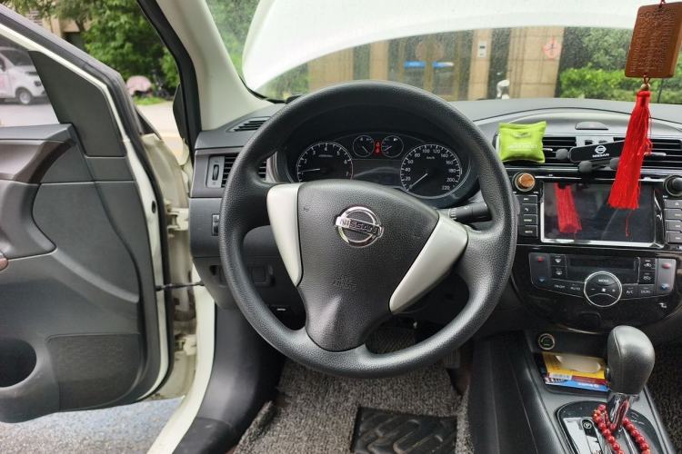 Used Nissan Tiida 2013 1.6L CVT Cool Cafe Edition Steering Wheel