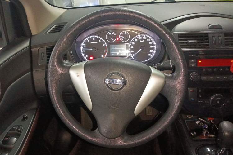Used Nissan Tiida 2013 1.6L CVT Cool Cafe Edition Steering Wheel