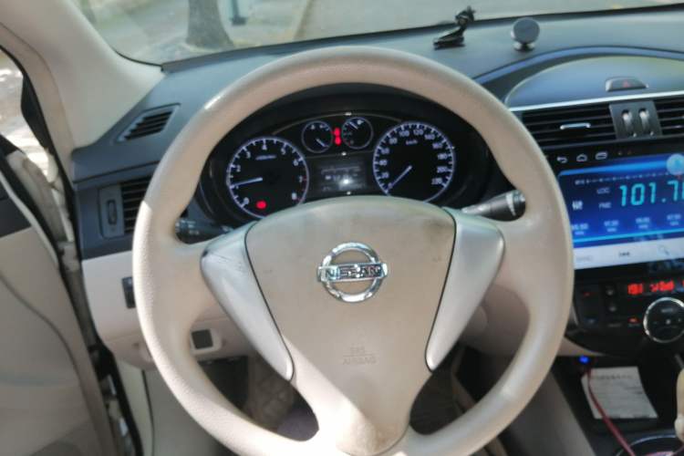 Used Nissan Tiida 2013 1.6L CVT Cool Cafe Edition Steering Wheel