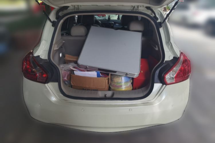 Used Nissan Tiida 2013 1.6L CVT Cool Cafe Edition Trunk