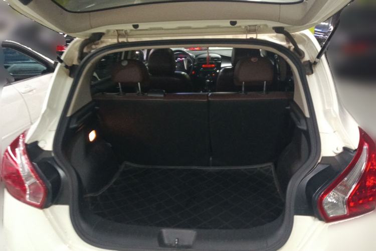 Used Nissan Tiida 2013 1.6L CVT Cool Cafe Edition Trunk