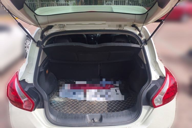 Used Nissan Tiida 2013 1.6L CVT Cool Cafe Edition Trunk