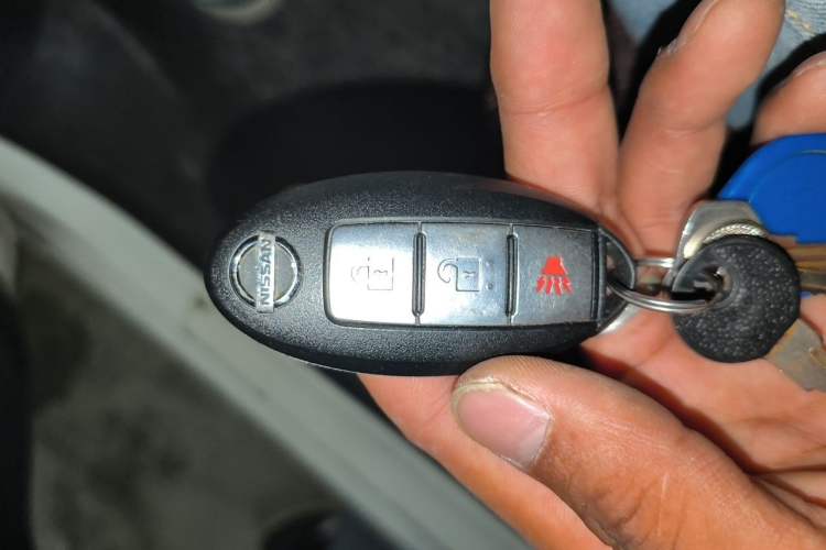 Used Nissan Tiida 2013 1.6L CVT Cool Cafe Edition Vehicle Key