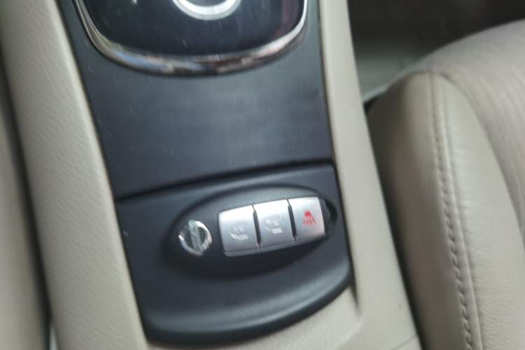 Used Nissan Tiida 2013 1.6L CVT Cool Cafe Edition Vehicle Key