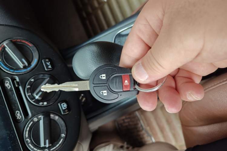 Used Nissan Tiida 2013 1.6L CVT Cool Cafe Edition Vehicle Key