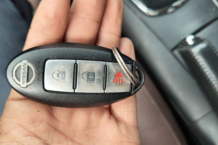 Used Nissan Tiida 2013 1.6L CVT Cool Cafe Edition Vehicle Key