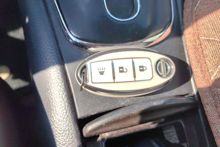 Used Nissan Tiida 2013 1.6L CVT Cool Cafe Edition Vehicle Key