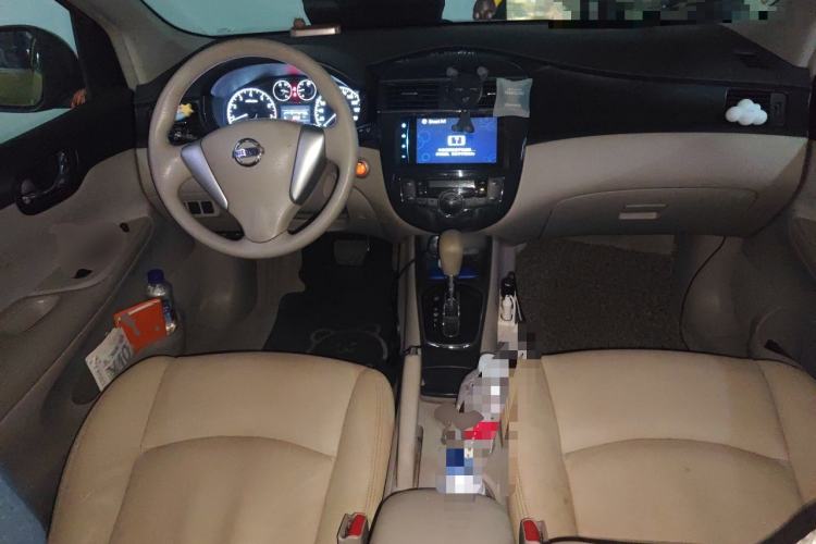 Used Nissan Tiida 2013 1.6L CVT Cool Cafe Edition Center Console