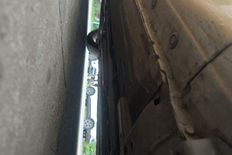 Used Nissan Tiida 2013 1.6L CVT Cool Cafe Edition Chassis Front Right