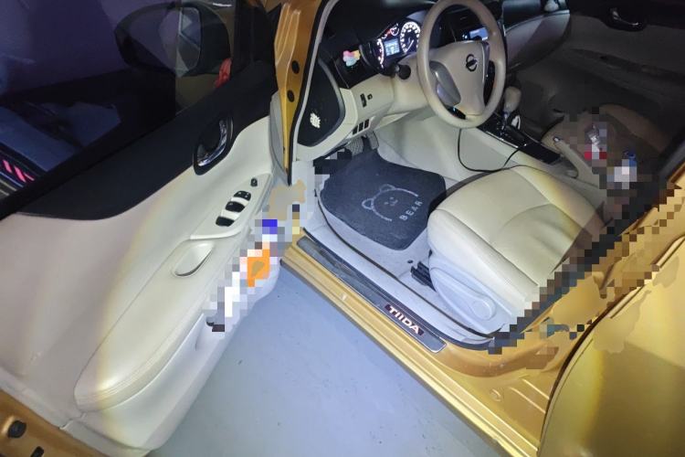 Used Nissan Tiida 2013 1.6L CVT Cool Cafe Edition Driver Seat