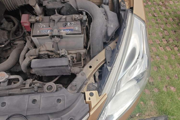 Used Nissan Tiida 2013 1.6L CVT Cool Cafe Edition Engine Bay Left