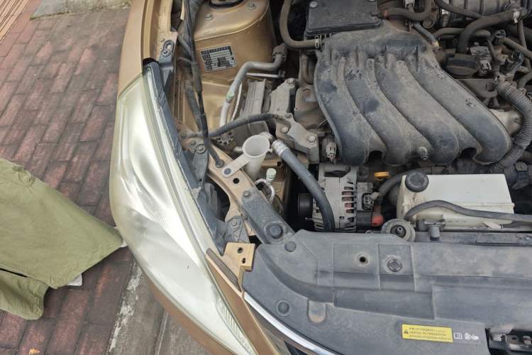 Used Nissan Tiida 2013 1.6L CVT Cool Cafe Edition Engine Bay Right