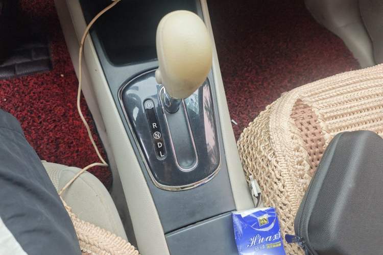 Used Nissan Tiida 2013 1.6L CVT Cool Cafe Edition Gear Lever