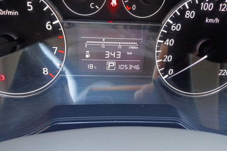 Used Nissan Tiida 2013 1.6L CVT Cool Cafe Edition Odometer Close Up