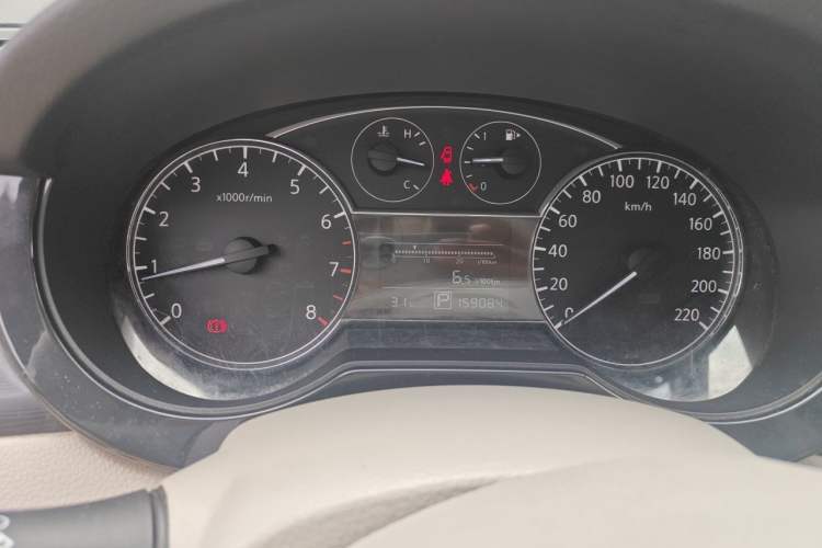 Used Nissan Tiida 2013 1.6L CVT Cool Cafe Edition Odometer Close Up