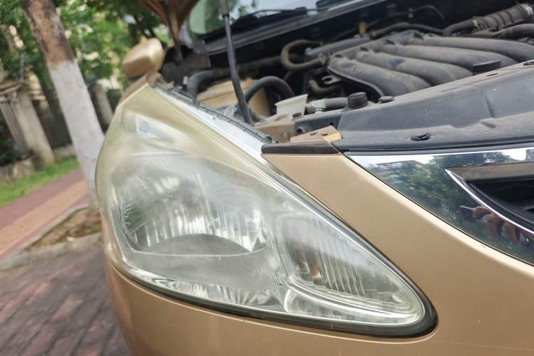 Used Nissan Tiida 2013 1.6L CVT Cool Cafe Edition Right Front Headlight