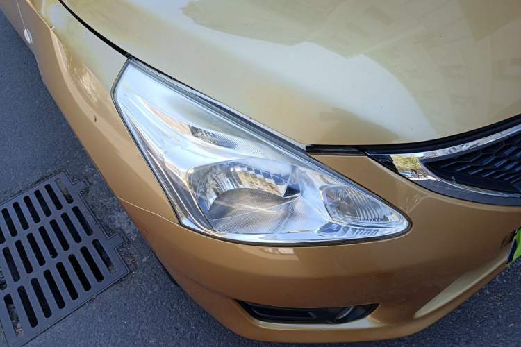 Used Nissan Tiida 2013 1.6L CVT Cool Cafe Edition Right Front Headlight