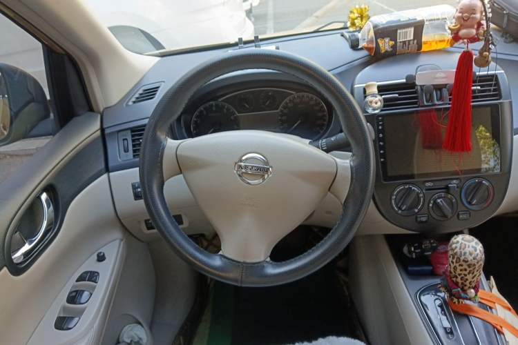Used Nissan Tiida 2013 1.6L CVT Cool Cafe Edition Steering Wheel