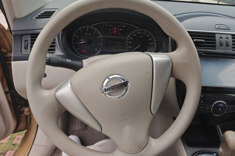 Used Nissan Tiida 2013 1.6L CVT Cool Cafe Edition Steering Wheel