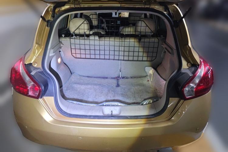Used Nissan Tiida 2013 1.6L CVT Cool Cafe Edition Trunk