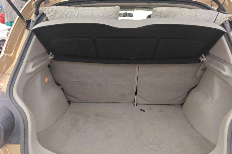 Used Nissan Tiida 2013 1.6L CVT Cool Cafe Edition Trunk
