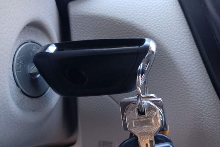 Used Nissan Tiida 2013 1.6L CVT Cool Cafe Edition Vehicle Key
