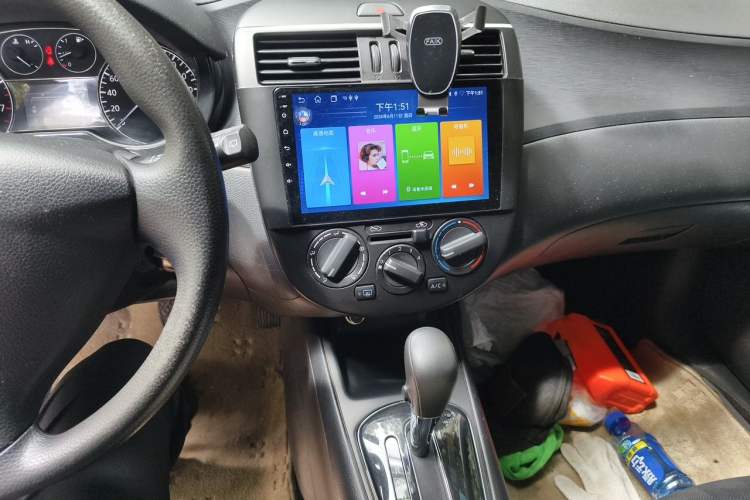 Used Nissan Tiida 2014 1.6L CVT Comfort Model Audio And AC Panel