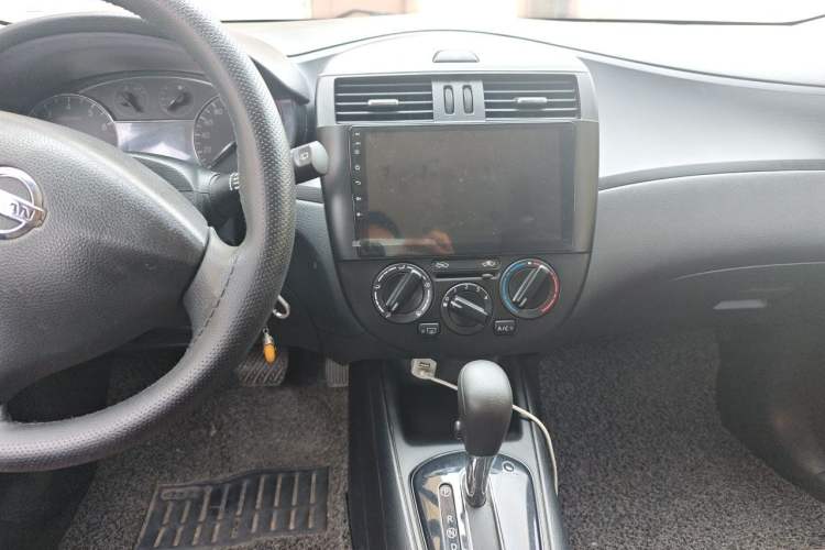 Used Nissan Tiida 2014 1.6L CVT Comfort Model Audio And AC Panel