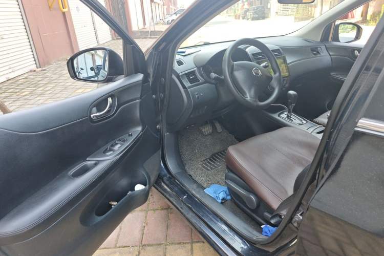 Used Nissan Tiida 2014 1.6L CVT Comfort Model Driver Seat