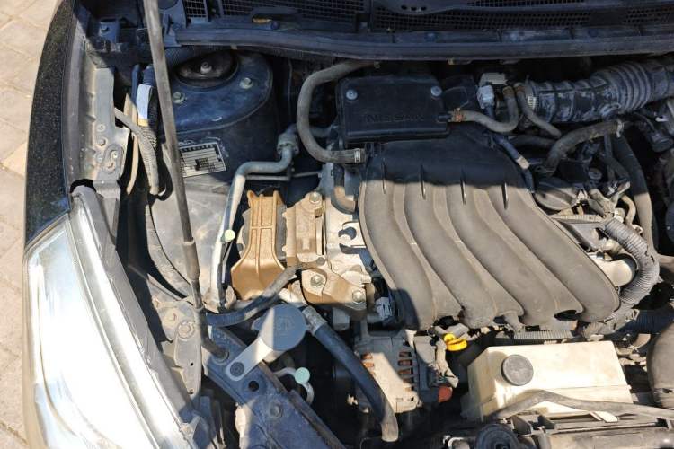 Used Nissan Tiida 2014 1.6L CVT Comfort Model Engine Bay Right