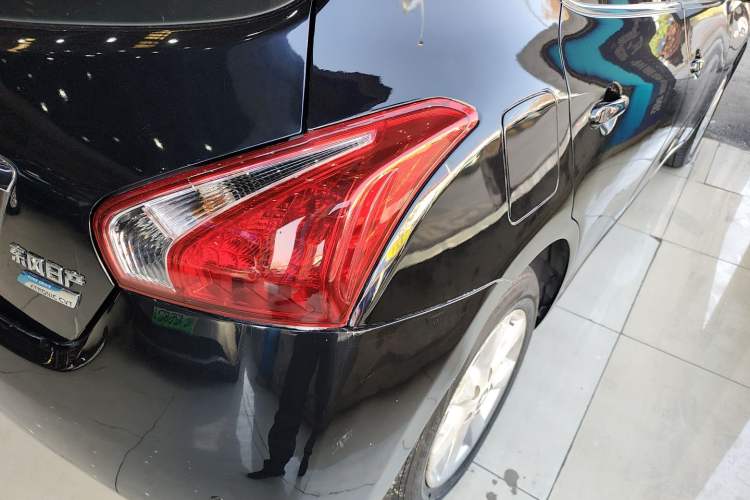 Used Nissan Tiida 2014 1.6L CVT Comfort Model Exterior 3