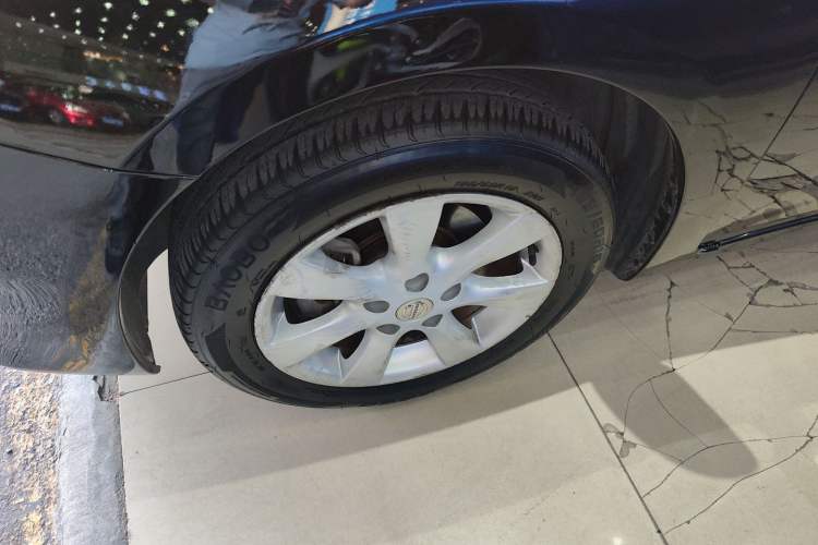 Used Nissan Tiida 2014 1.6L CVT Comfort Model Exterior 4