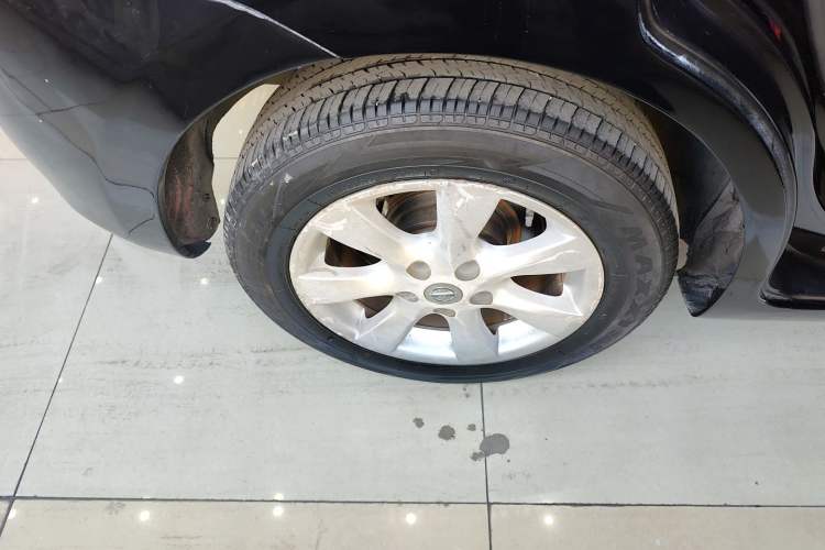 Used Nissan Tiida 2014 1.6L CVT Comfort Model Exterior 5