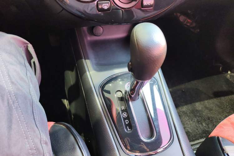 Used Nissan Tiida 2014 1.6L CVT Comfort Model Gear Lever