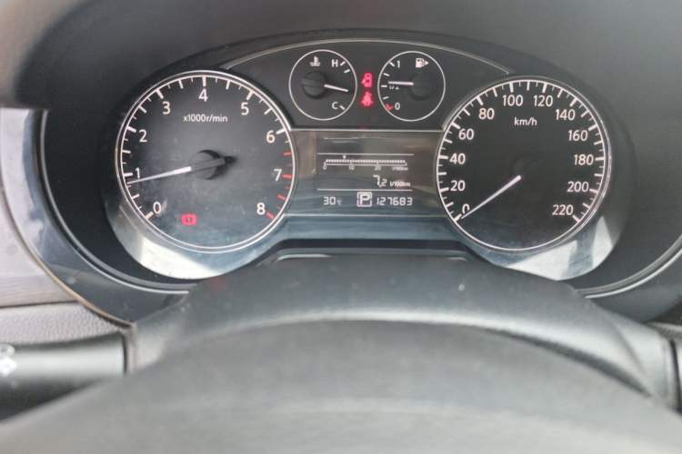 Used Nissan Tiida 2014 1.6L CVT Comfort Model Odometer Close Up