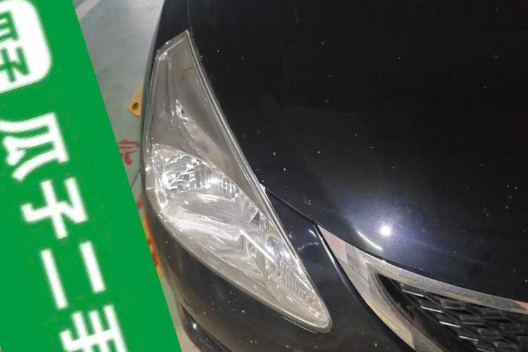 Used Nissan Tiida 2014 1.6L CVT Comfort Model Right Front Headlight
