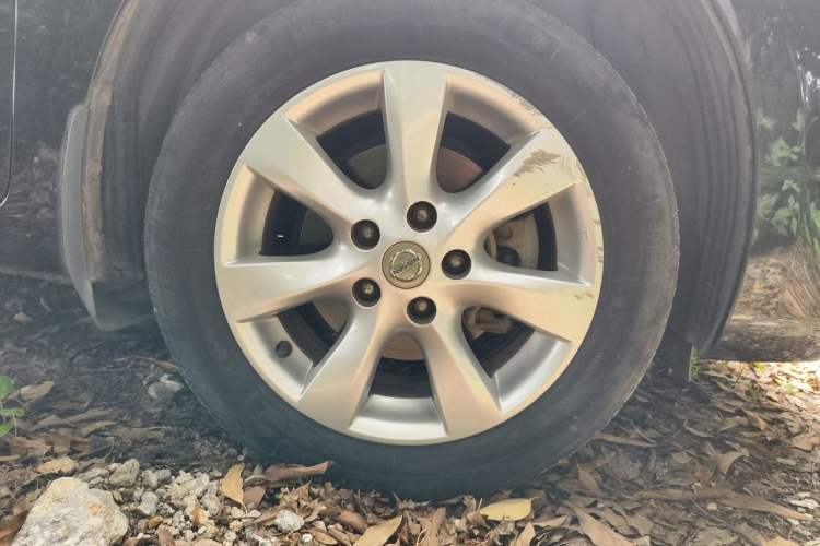 Used Nissan Tiida 2014 1.6L CVT Comfort Model Right Front Wheel Hub