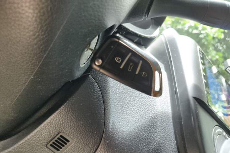 Used Nissan Tiida 2014 1.6L CVT Comfort Model Vehicle Key