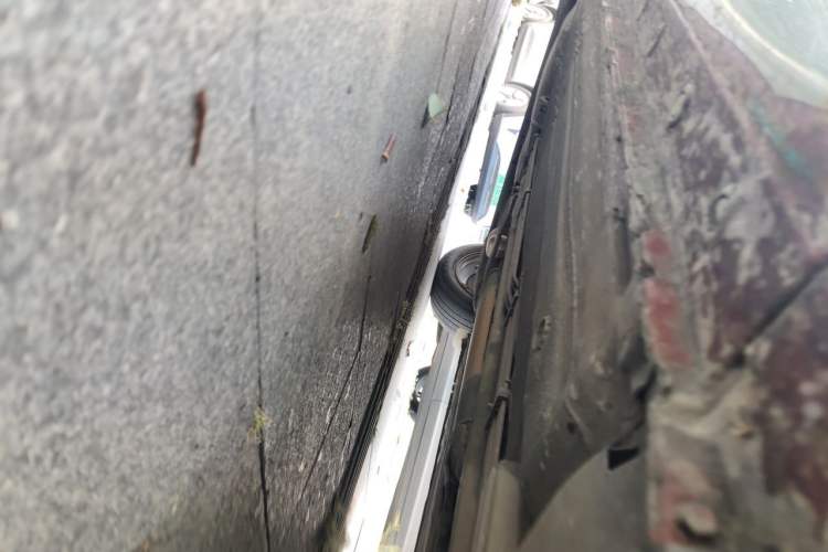 Used Nissan Tiida 2014 1.6L CVT Cool Cafe Edition Chassis Front Right