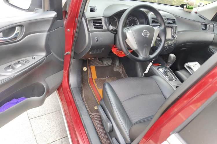 Used Nissan Tiida 2014 1.6L CVT Cool Cafe Edition Driver Seat