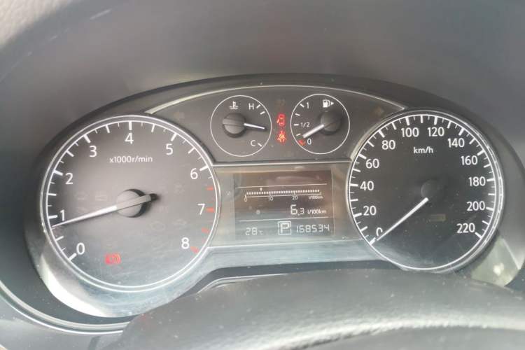 Used Nissan Tiida 2014 1.6L CVT Cool Cafe Edition Odometer Close Up