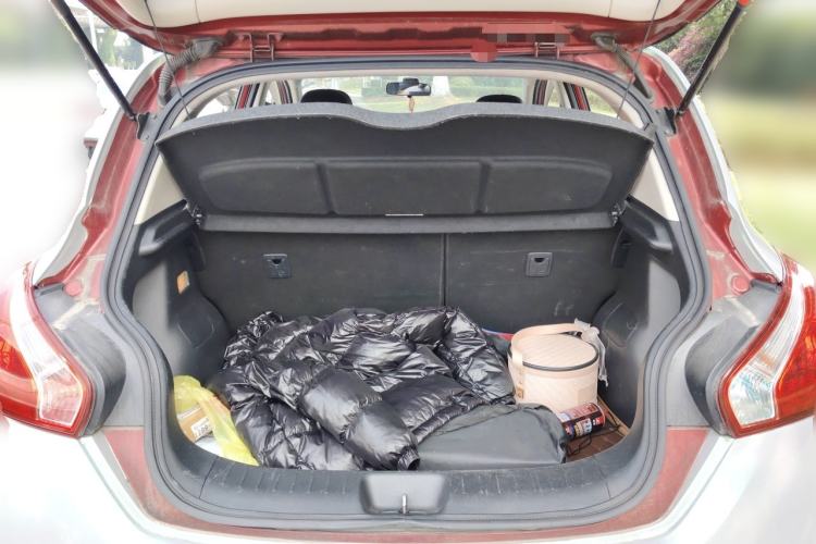 Used Nissan Tiida 2014 1.6L CVT Cool Cafe Edition Trunk