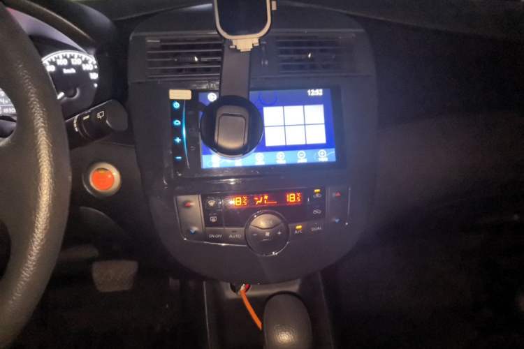 Used Nissan Tiida 2014 1.6L CVT Smart Model Audio And AC Panel