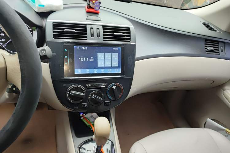 Used Nissan Tiida 2014 1.6L CVT Comfort Model Audio And AC Panel