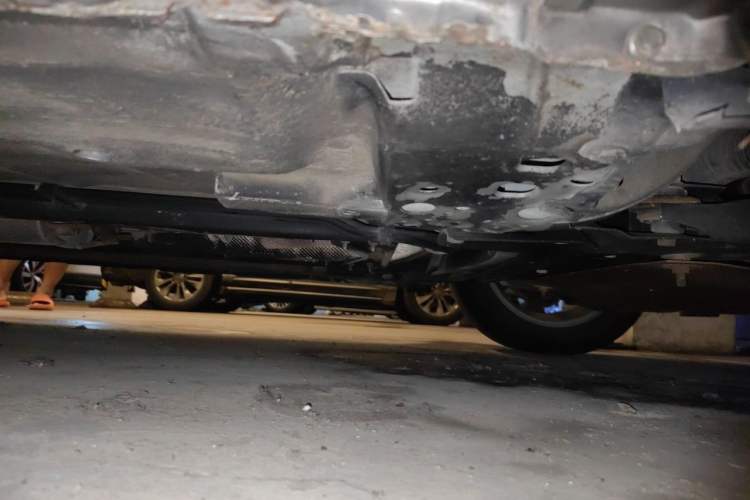 Used Nissan Tiida 2014 1.6L Manual Comfort Model Chassis Front Right