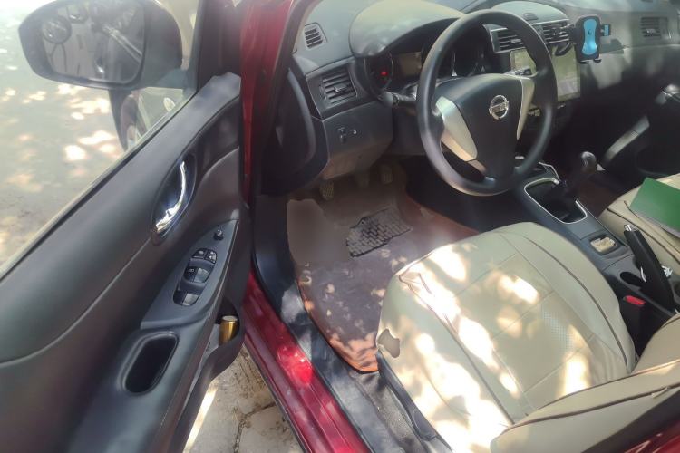 Used Nissan Tiida 2014 1.6L Manual Smart Model Driver Seat