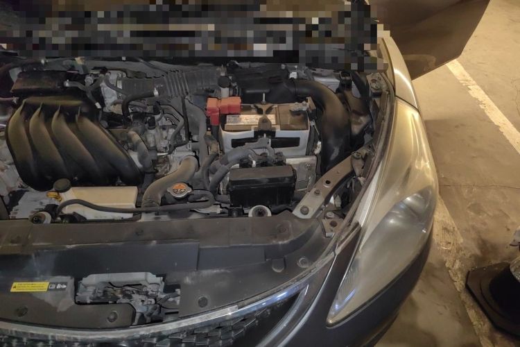 Used Nissan Tiida 2014 1.6L Manual Comfort Model Engine Bay Left